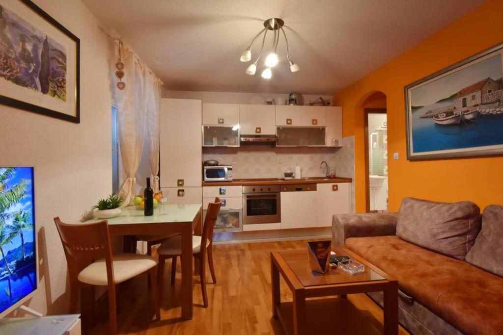 Cozy, Adorable Apartment Elizabeta Spalato Esterno foto